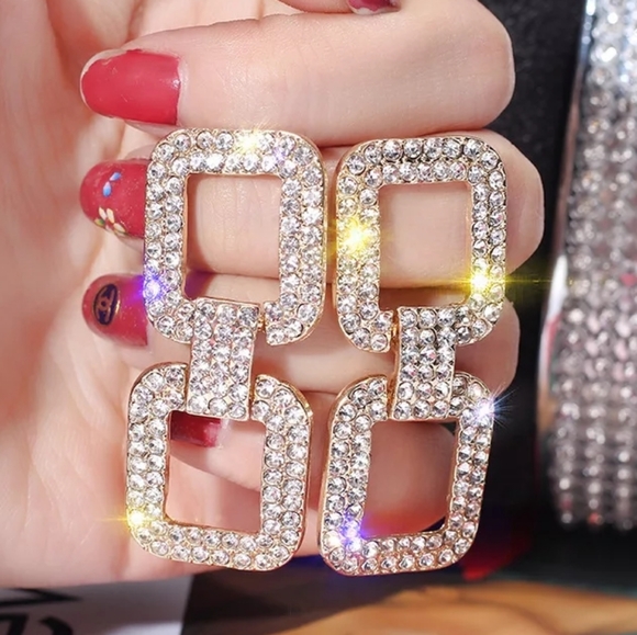 💋3 for $49 • NEW GEOMETRIC RHINESTONES DROP EARRINGS - Picture 2 of 4